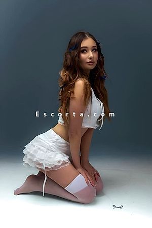 Kira Photo #3