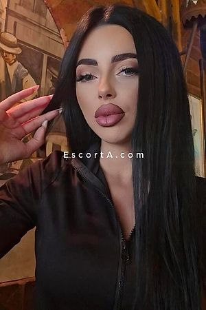 Ella Photo #3