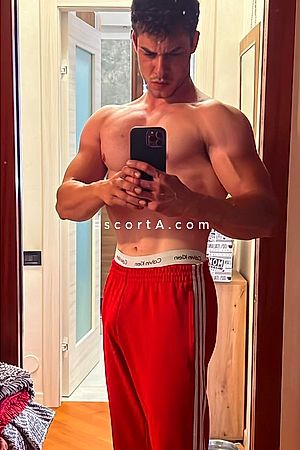 Roberto - Milano Boy Escorts
