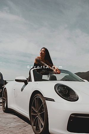 Hina - Roma Escorts