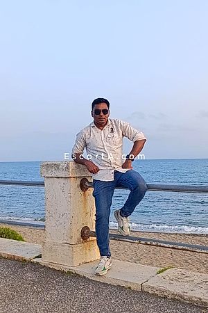 Hosen - Roma Boy Escorts