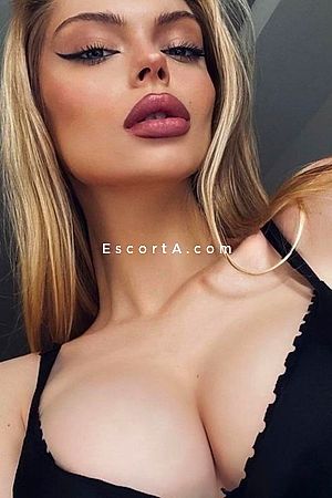 Molly - Catania Escorts
