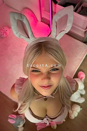 Rina - Bari Escorts