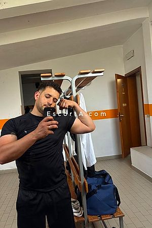 Sofyan - Uomo cerca donna Aci Catena