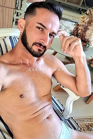 Neel Virtu - Uomo cerca donna Milano