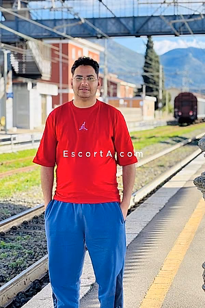 Deepsingh - Uomo cerca donna Fondi