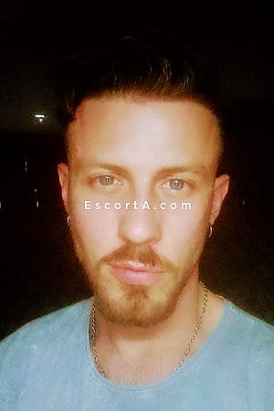 Milmo - Lariano Boy Escorts