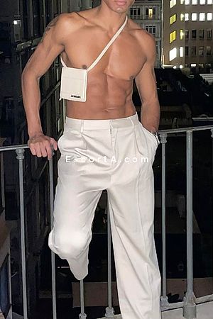 Hunter Latin Foto #3