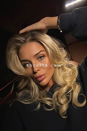 Olga - Milano Escorts