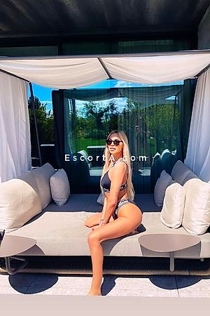 Aryana - Roma Escorts