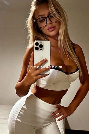 NOEMI - Escort Milano