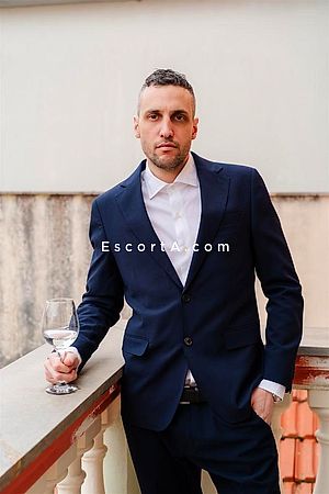 Michael.R - Sanremo Boy Escorts