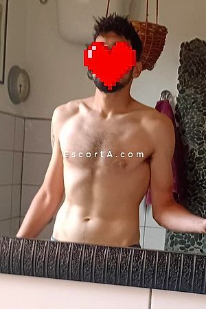 Farhad - Uomo cerca donna Roma