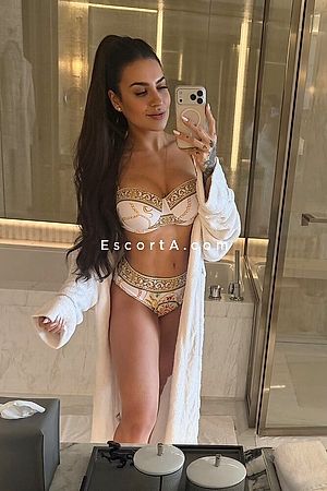 Giulia - Roma Escorts