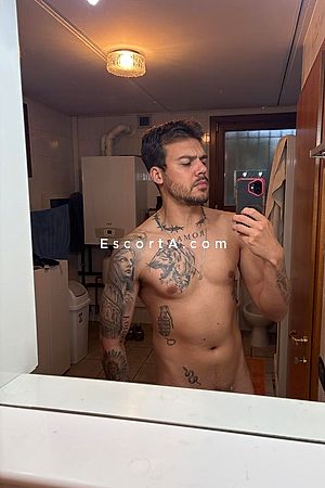 Matteo Nero - Uomo cerca donna Bassano del Grappa