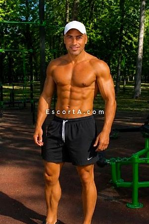 Antoniobravo07 - Roma Boy Escorts