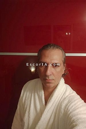 Leo - Torino Boy Escorts