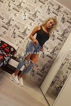 Sara - Piacenza Escorts