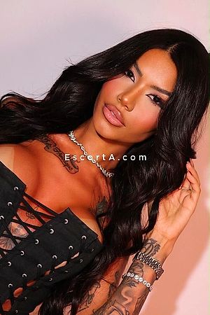 Naomi Foto #2