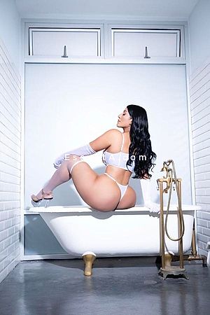 Saralove Foto #2