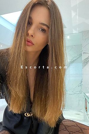 VIKKY - Donna cerca uomo Milano