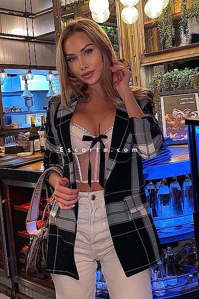 Florentine - Desenzano del Garda Escorts #6