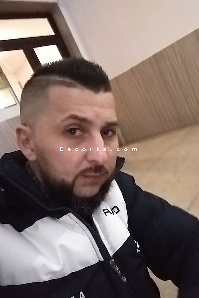Tomas - Uomo cerca donna Livorno #2