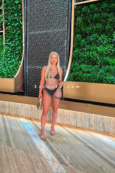 Celine - Casola di Napoli Escorts #3