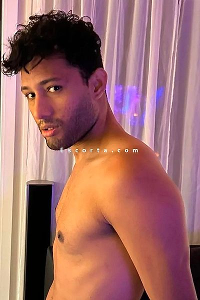 IKAROTOPMASTER21CM - Milano Boy Escorts #12