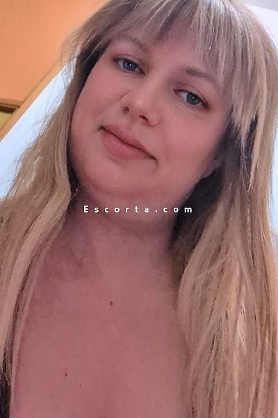 Vittoria - Escort Pescara #2