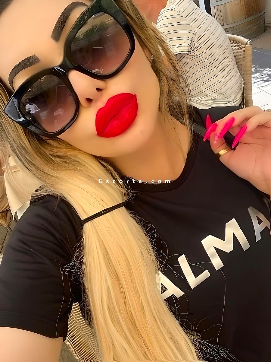 Donna cerca uomo escort Yasmin a Lucca - EscortA