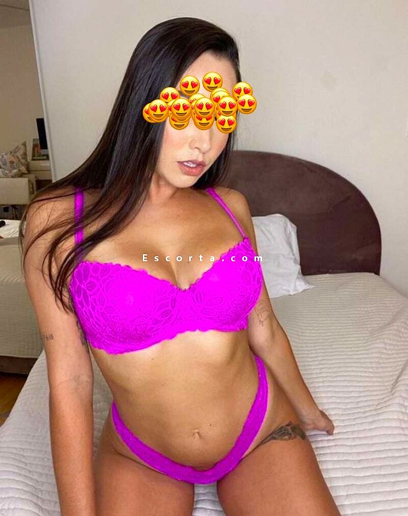 Donna cerca uomo escort Carole a Ferrara - EscortA