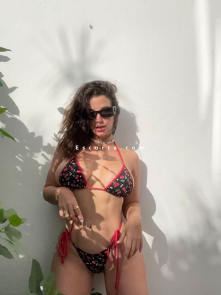 Donna cerca uomo escort Corine a Grosseto - EscortA