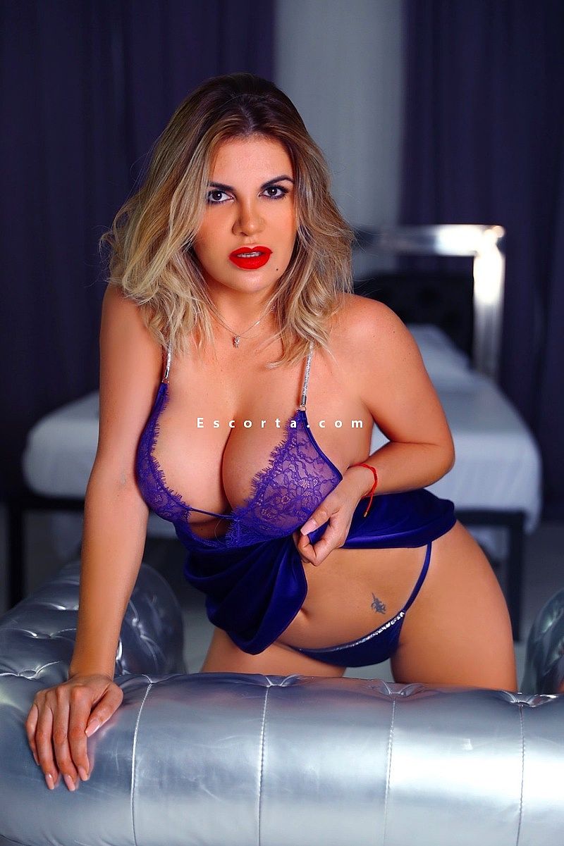 Donna cerca uomo escort Sabrina a Verona - EscortA