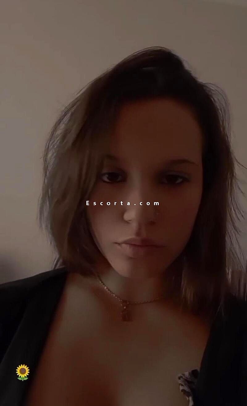 Donna cerca uomo escort Anastasia a Barletta - EscortA