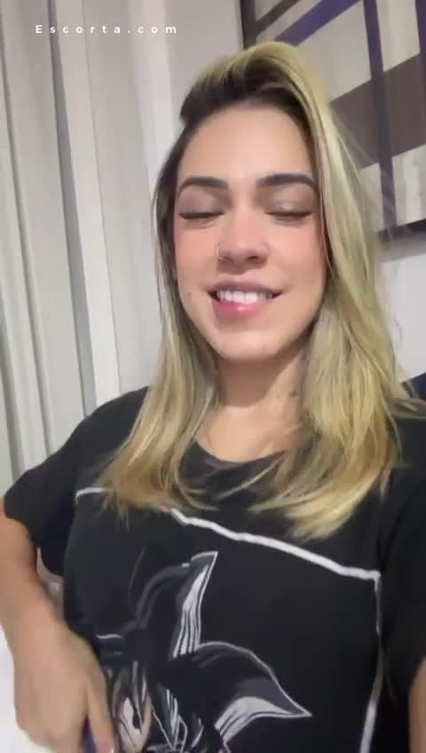 Lunna nogueira Video Background